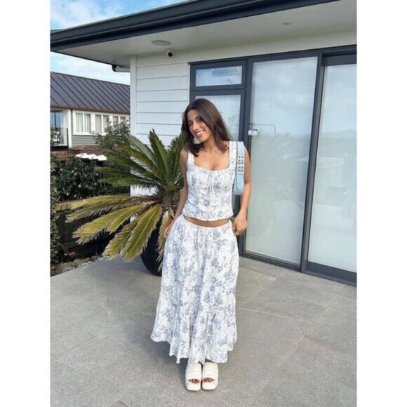 House of CB Blue and White Floral Corset Top - Picture 13 of 16